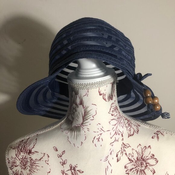 Step Back in Style with Our Unique Vintage Paper & Polyester Cap! - Picture 3 of 6